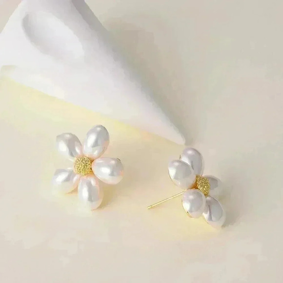 Multicolor Women's Jewelry Faux Pearl Decor Flower Design Stud Earrings - Picture 4 of 5